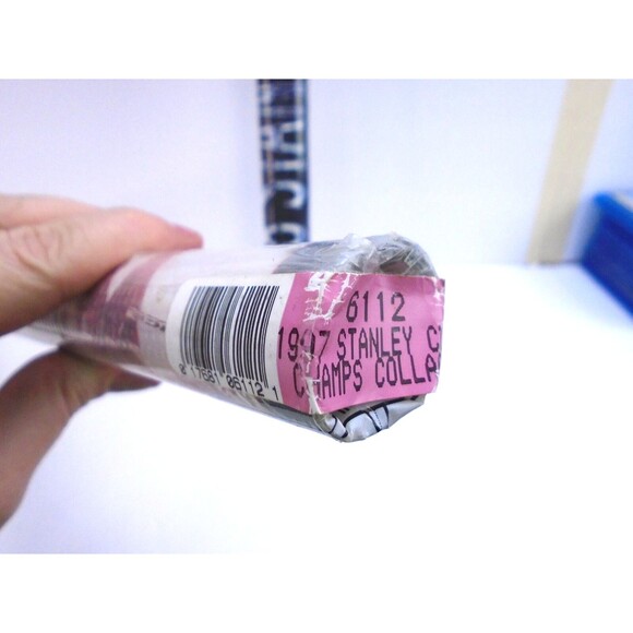 Vintage Detroit Red Wings NHL Original 1997-98 Stanley Cup Champs Posters Lot x2 - Picture 4 of 10